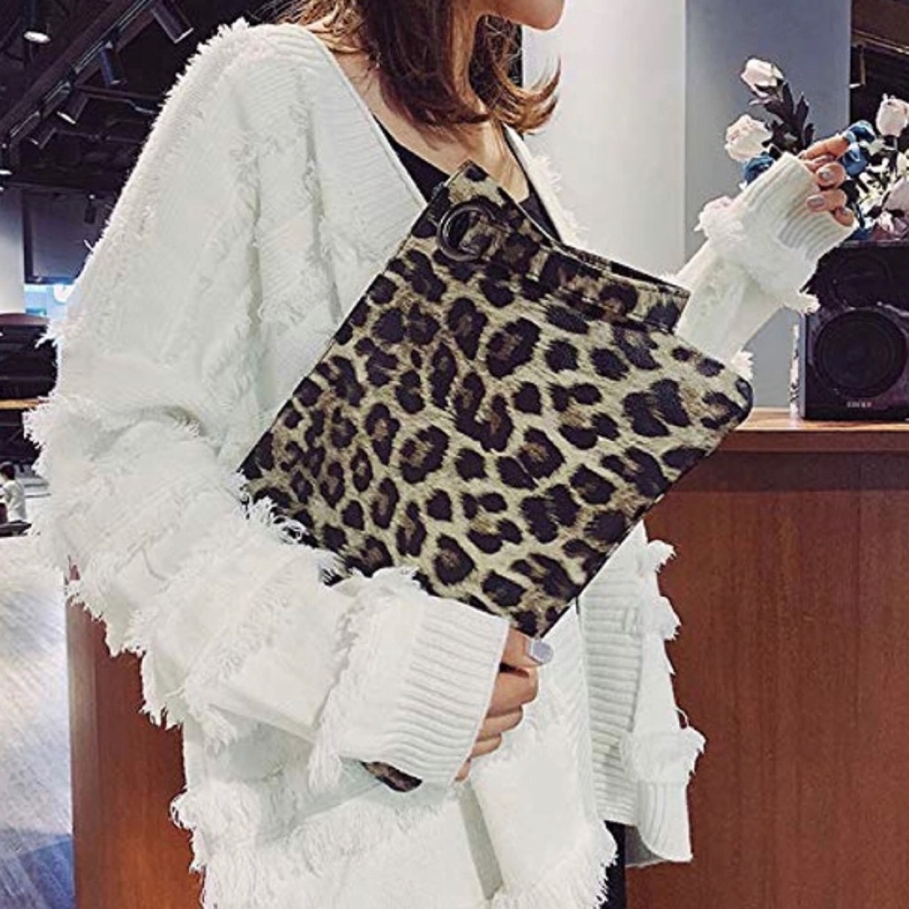 GORGEOUS OVERSIZED LEOPARD PRINT WRISTLET - Picture 10 of 10